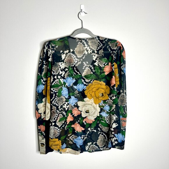 CAbi Style #3762 Snake Charmer Floral Semi Sheer Button-Up Whimsigoth Sz M - Picture 5 of 5